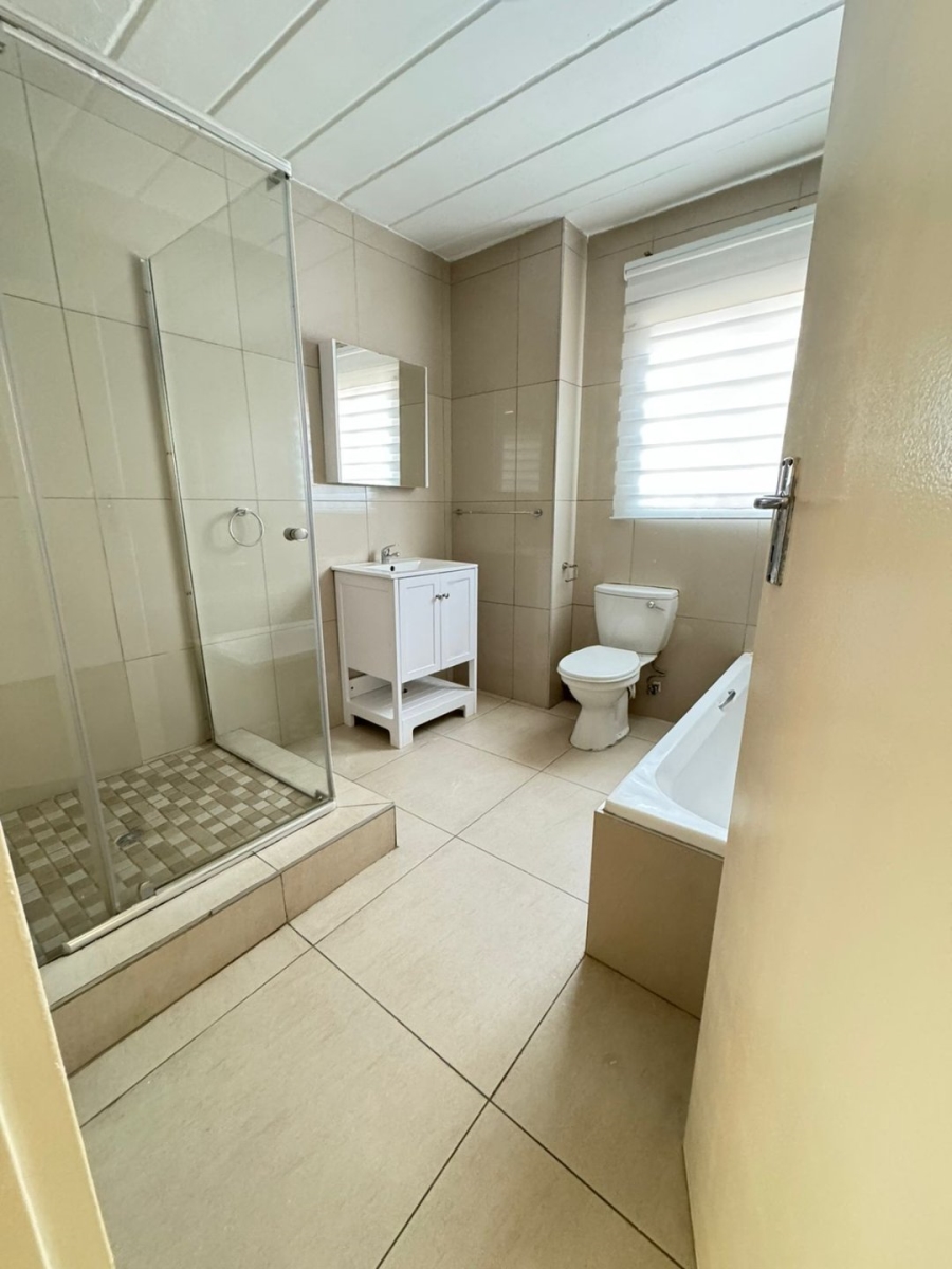 To Let 2 Bedroom Property for Rent in Noordwyk Gauteng