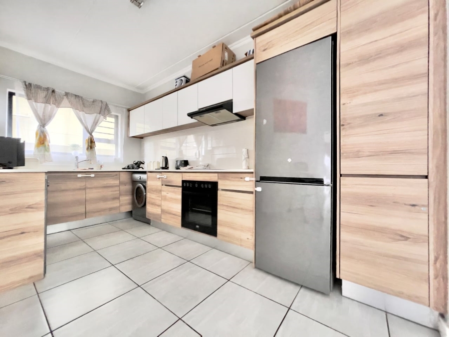 To Let 3 Bedroom Property for Rent in Waterfall Gauteng