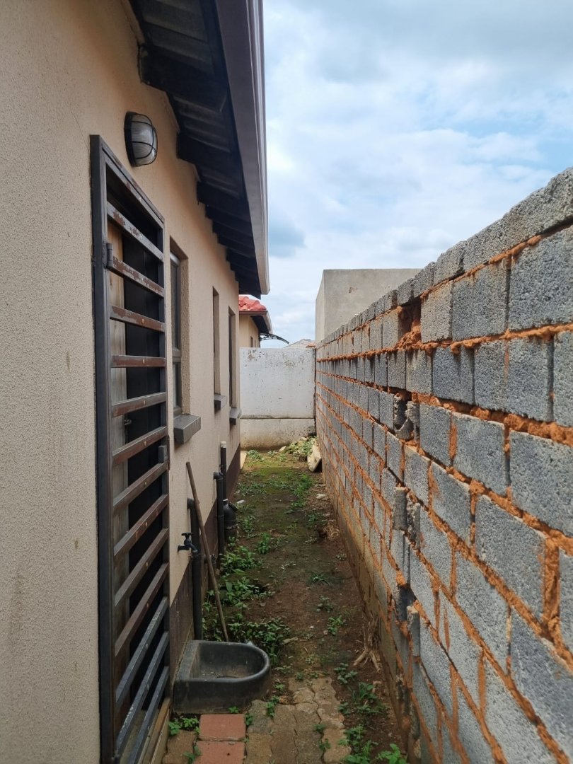 2 Bedroom Property for Sale in Windmill Park Gauteng