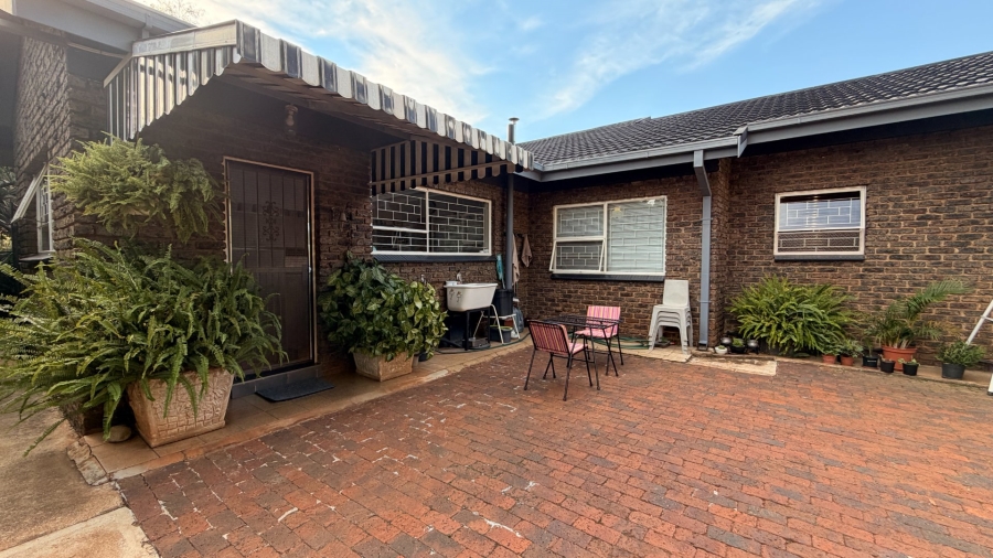 3 Bedroom Property for Sale in Pretoriusrus Gauteng