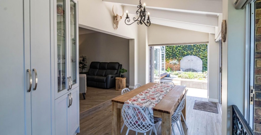 5 Bedroom Property for Sale in Bassonia Gauteng