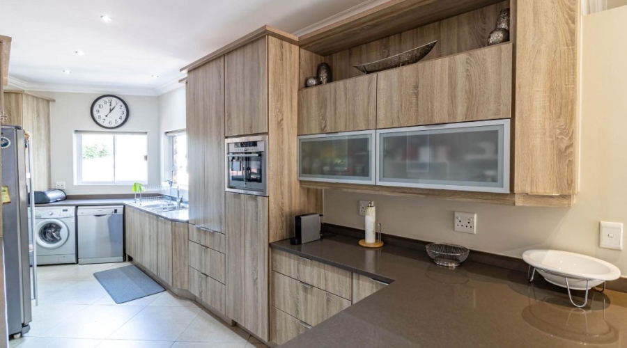 5 Bedroom Property for Sale in Bassonia Gauteng