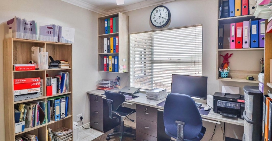 5 Bedroom Property for Sale in Bassonia Gauteng