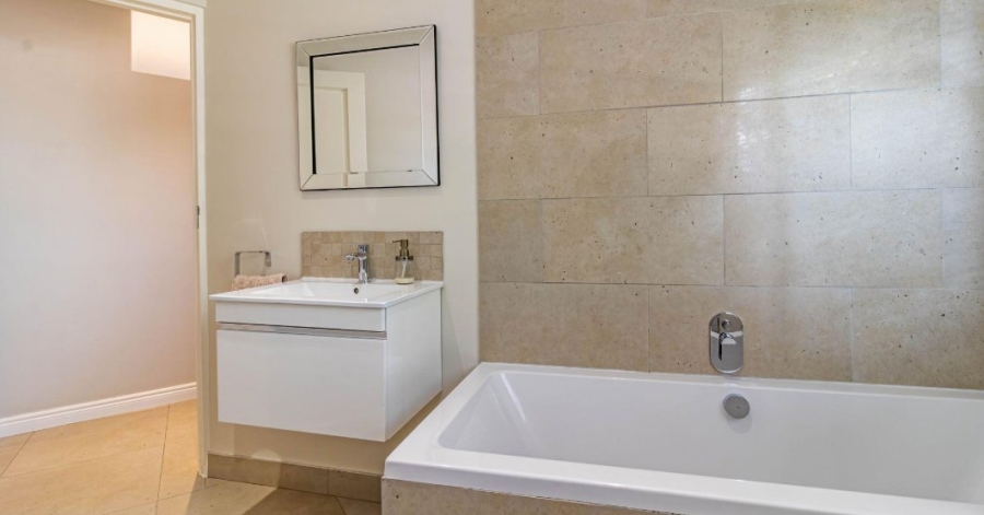 5 Bedroom Property for Sale in Bassonia Gauteng