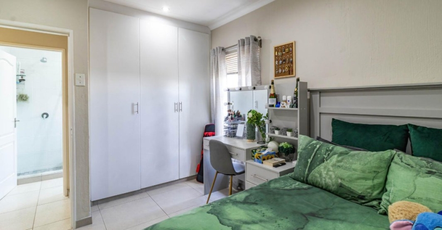 5 Bedroom Property for Sale in Bassonia Gauteng