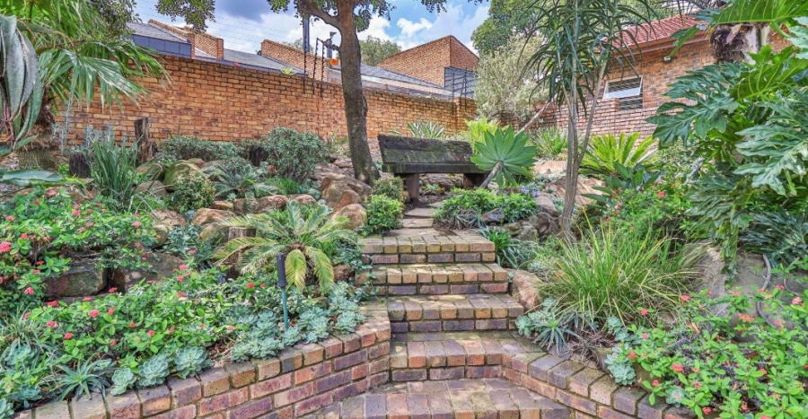 5 Bedroom Property for Sale in Bassonia Gauteng