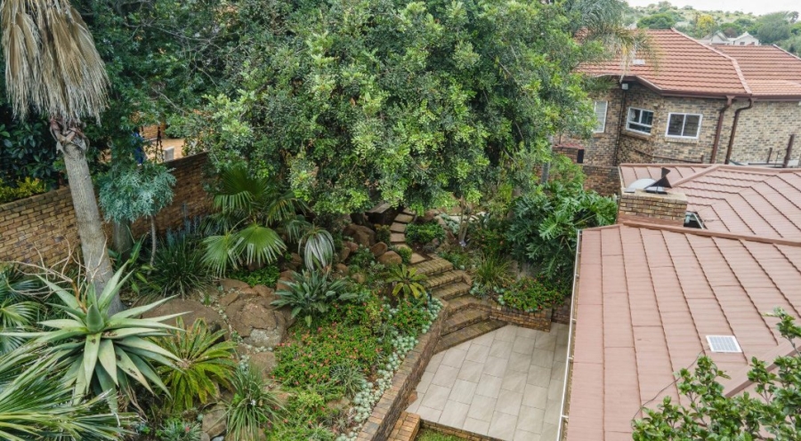 5 Bedroom Property for Sale in Bassonia Gauteng