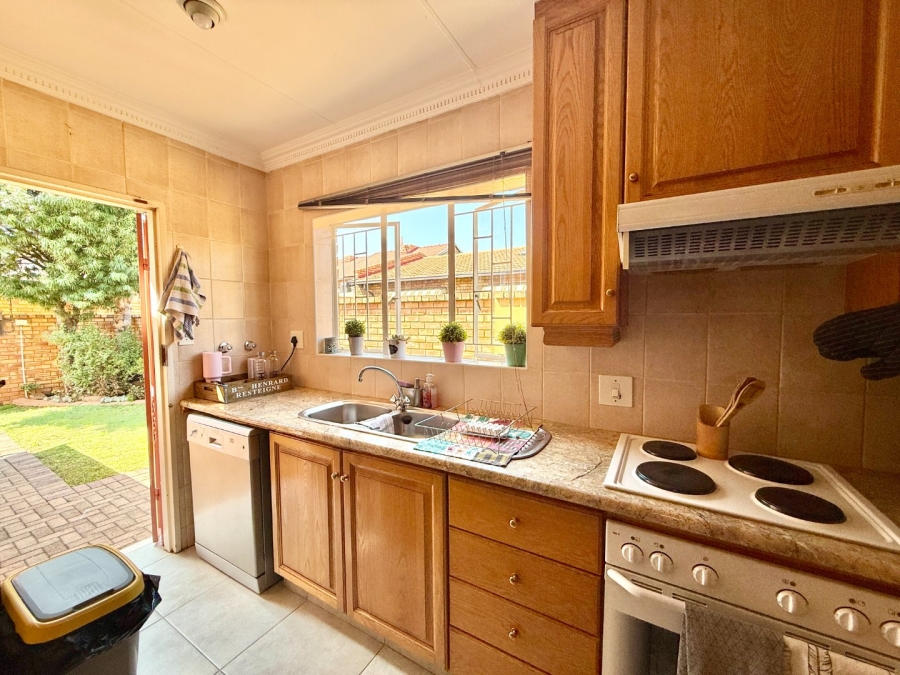 3 Bedroom Property for Sale in New Redruth Gauteng