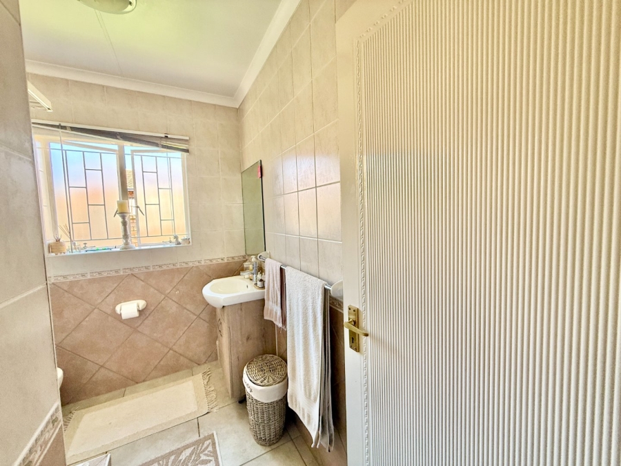 3 Bedroom Property for Sale in New Redruth Gauteng