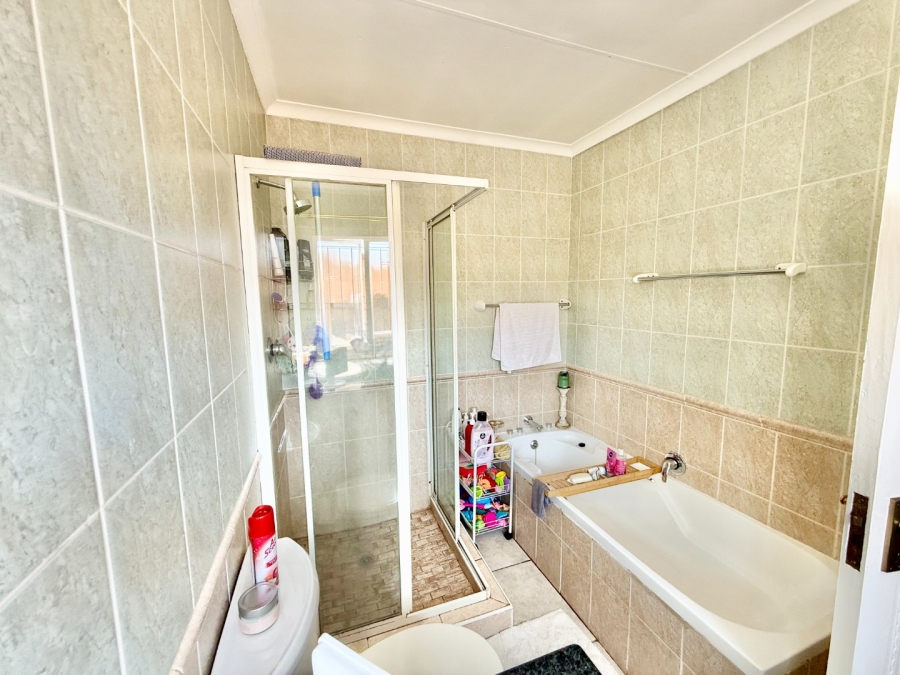 3 Bedroom Property for Sale in New Redruth Gauteng
