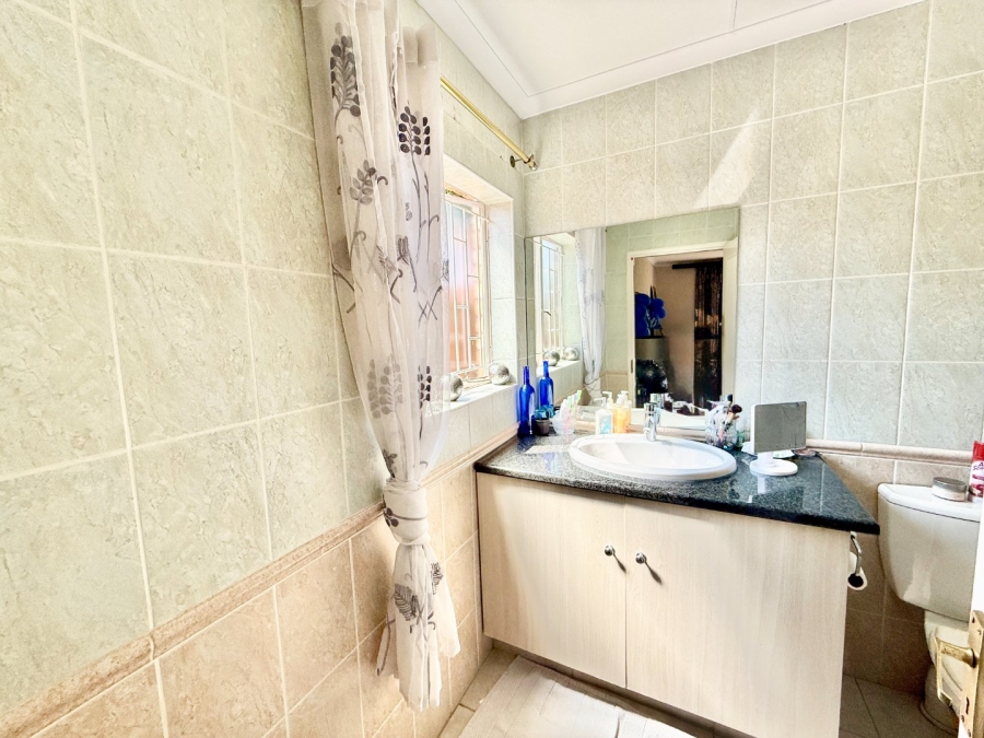 3 Bedroom Property for Sale in New Redruth Gauteng