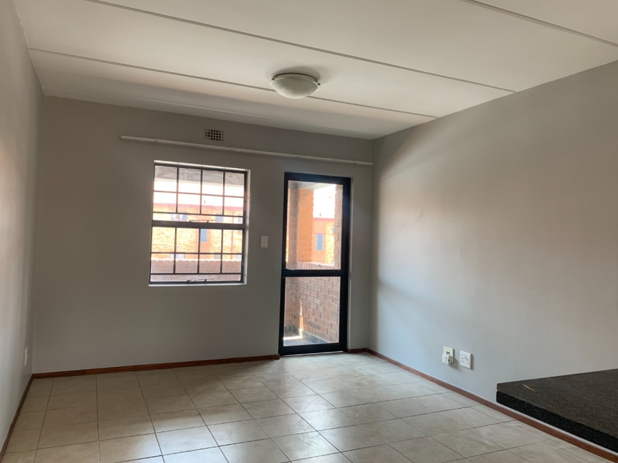 To Let 2 Bedroom Property for Rent in Noordwyk Gauteng