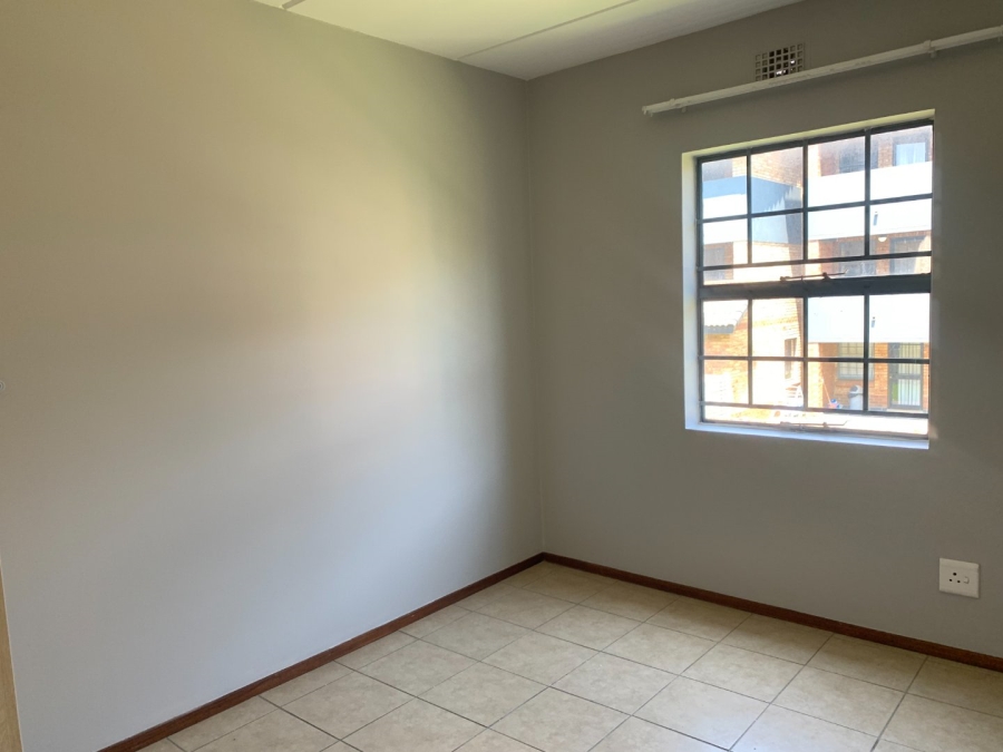 To Let 2 Bedroom Property for Rent in Noordwyk Gauteng