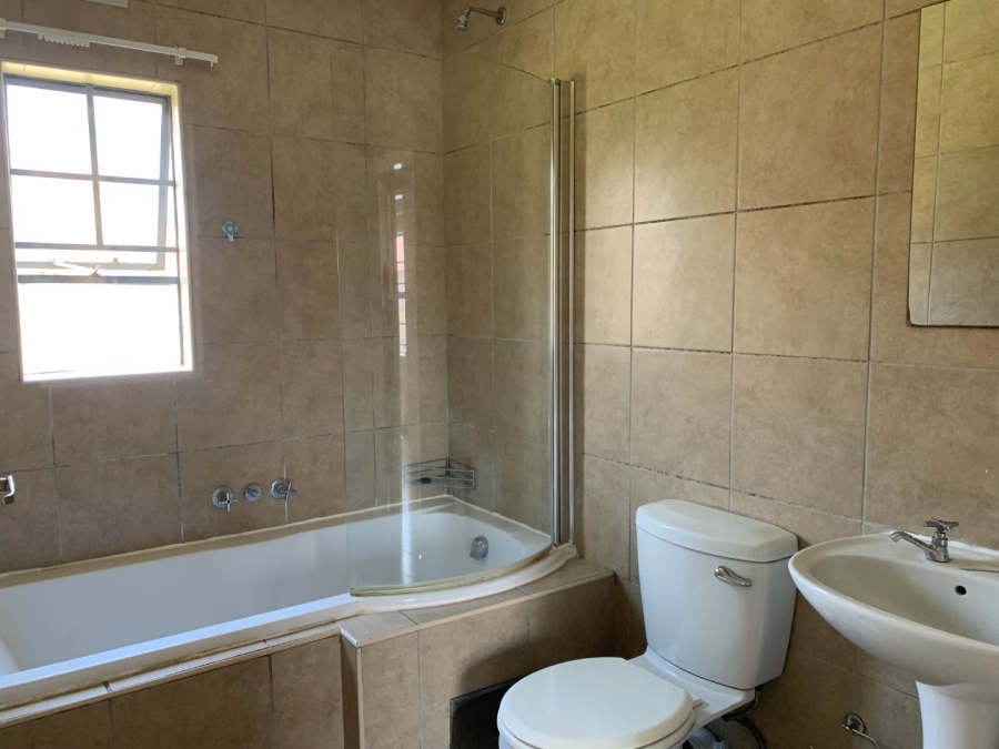 To Let 2 Bedroom Property for Rent in Noordwyk Gauteng