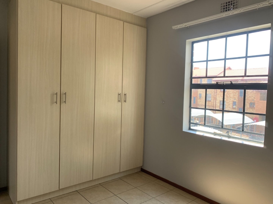 To Let 2 Bedroom Property for Rent in Noordwyk Gauteng