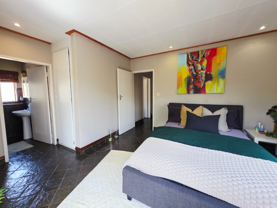 3 Bedroom Property for Sale in La Montagne Gauteng