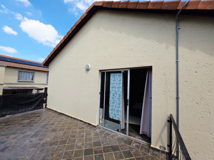 3 Bedroom Property for Sale in La Montagne Gauteng