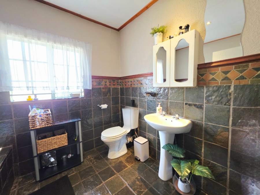 3 Bedroom Property for Sale in La Montagne Gauteng