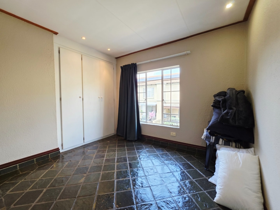 3 Bedroom Property for Sale in La Montagne Gauteng