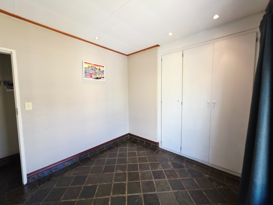 3 Bedroom Property for Sale in La Montagne Gauteng