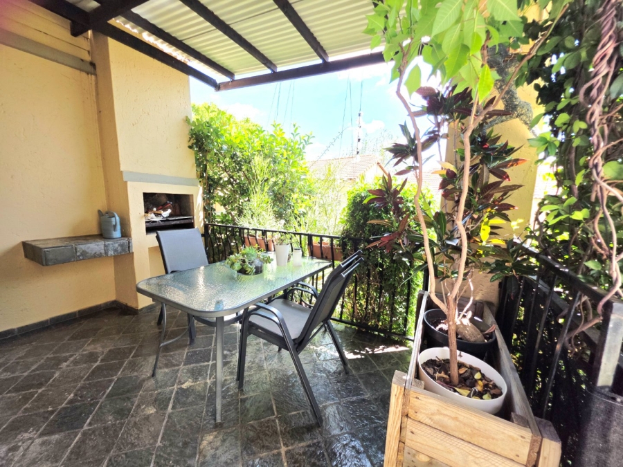 3 Bedroom Property for Sale in La Montagne Gauteng