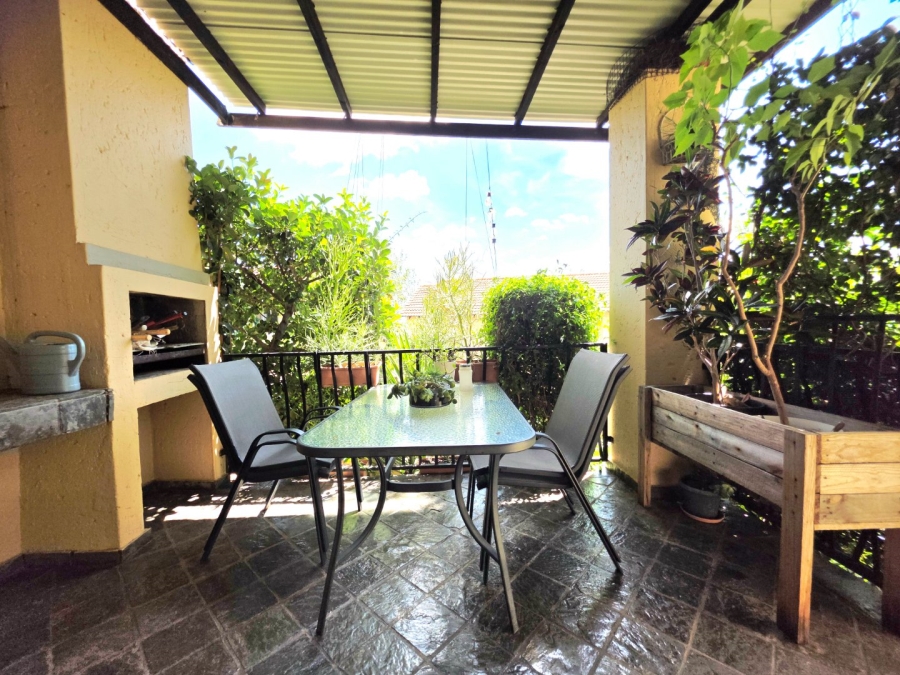 3 Bedroom Property for Sale in La Montagne Gauteng