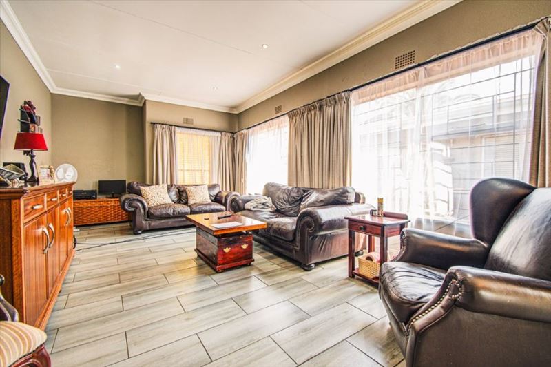 6 Bedroom Property for Sale in Aston Manor Gauteng
