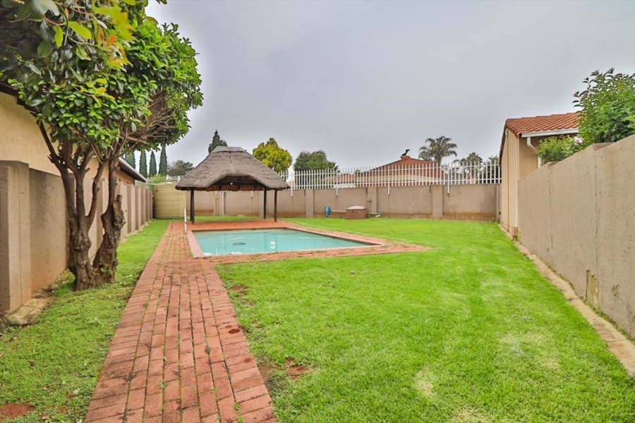 2 Bedroom Property for Sale in Witfield Gauteng