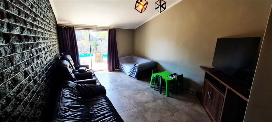 3 Bedroom Property for Sale in Bonaero Park Gauteng