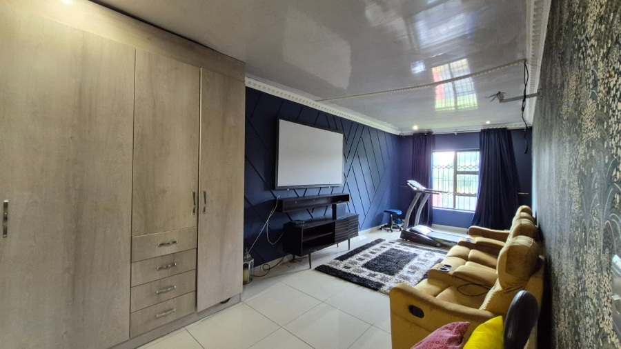 4 Bedroom Property for Sale in The Reeds Gauteng