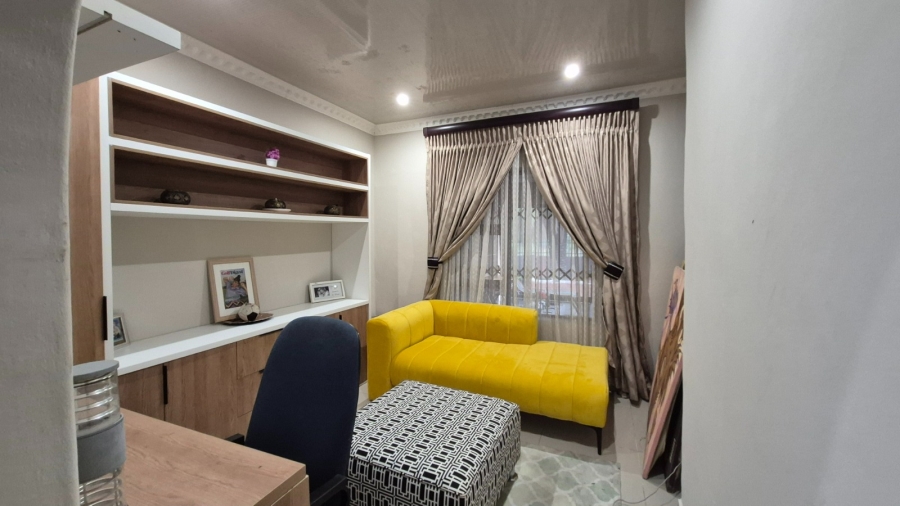 4 Bedroom Property for Sale in The Reeds Gauteng