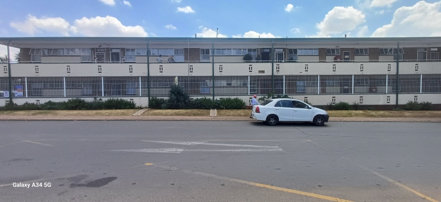 2 Bedroom Property for Sale in New Redruth Gauteng