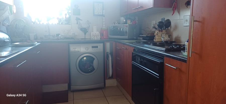 2 Bedroom Property for Sale in New Redruth Gauteng