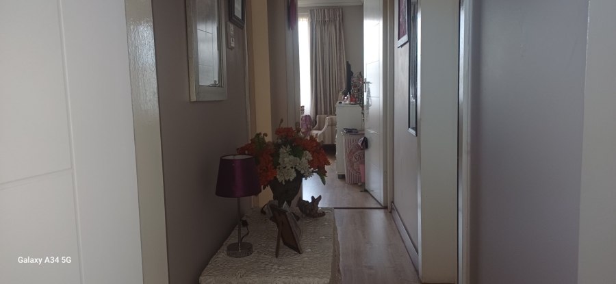 2 Bedroom Property for Sale in New Redruth Gauteng