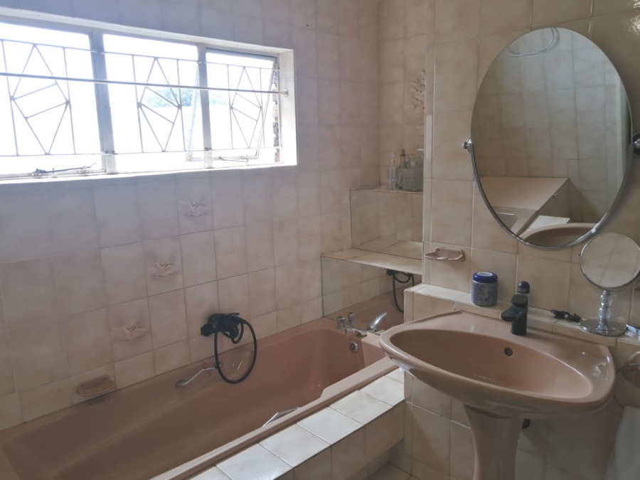 5 Bedroom Property for Sale in Valhalla Gauteng