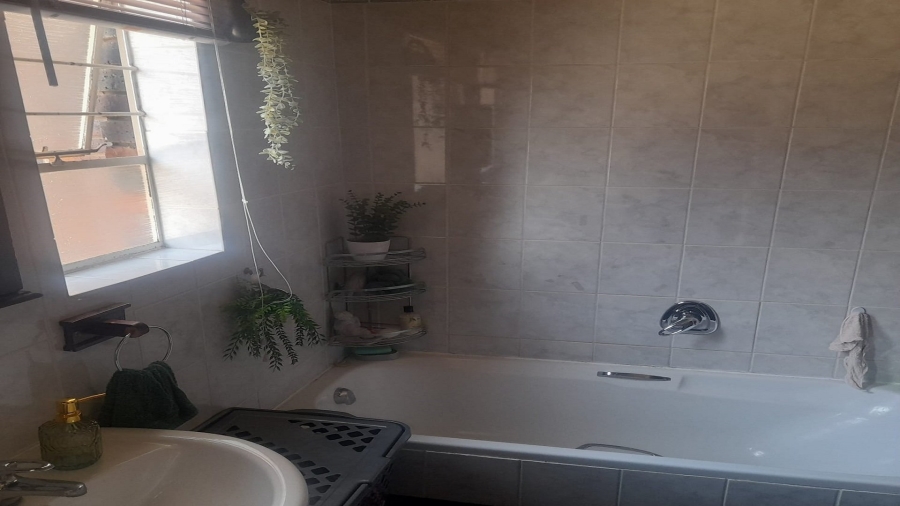 3 Bedroom Property for Sale in Vanderbijlpark SE 7 Gauteng