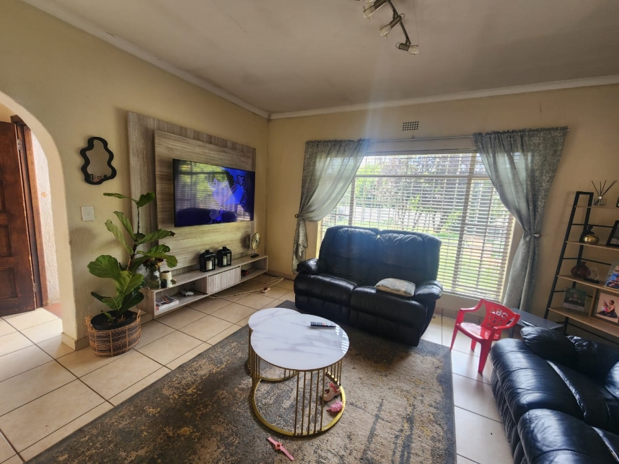 To Let 3 Bedroom Property for Rent in Weltevreden Park Gauteng