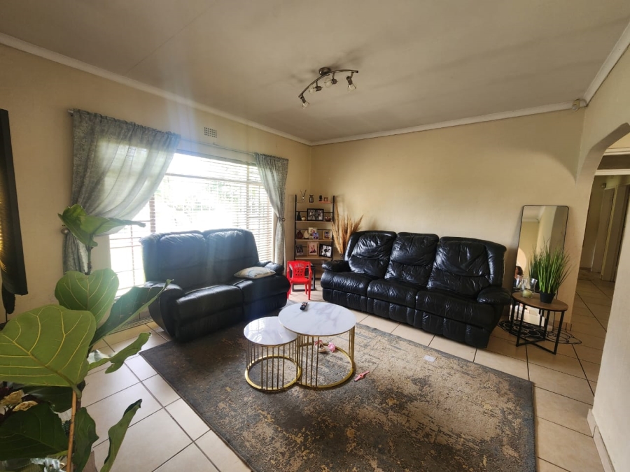 To Let 3 Bedroom Property for Rent in Weltevreden Park Gauteng