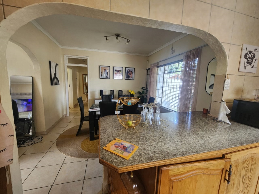 To Let 3 Bedroom Property for Rent in Weltevreden Park Gauteng