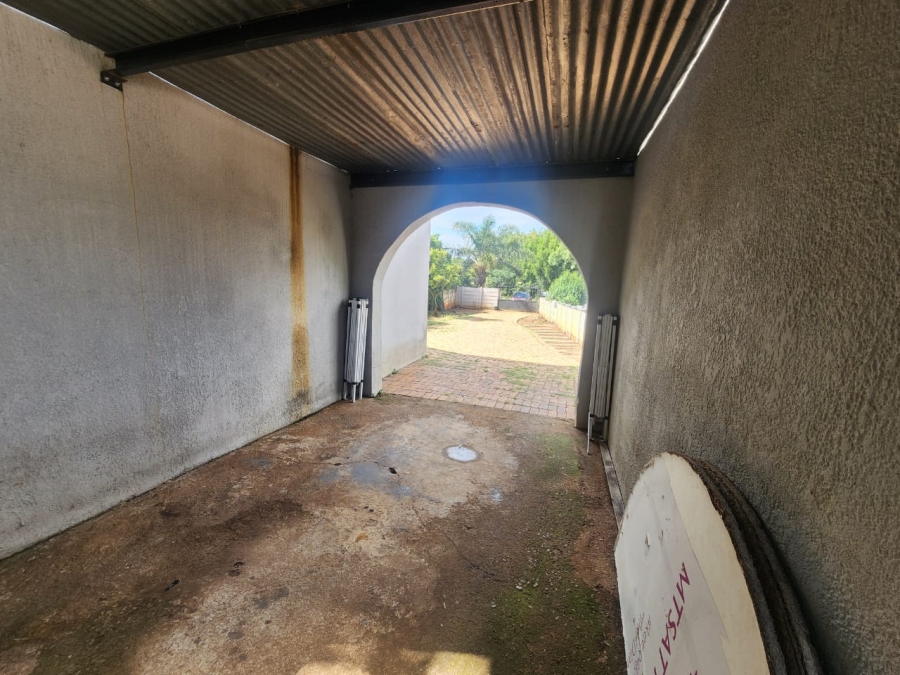 To Let 3 Bedroom Property for Rent in Weltevreden Park Gauteng