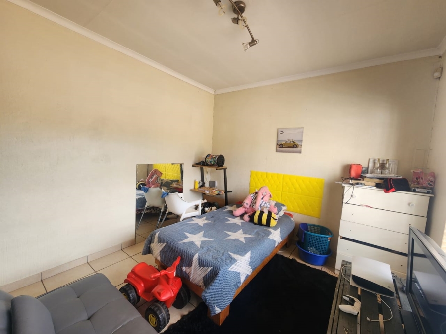 To Let 3 Bedroom Property for Rent in Weltevreden Park Gauteng