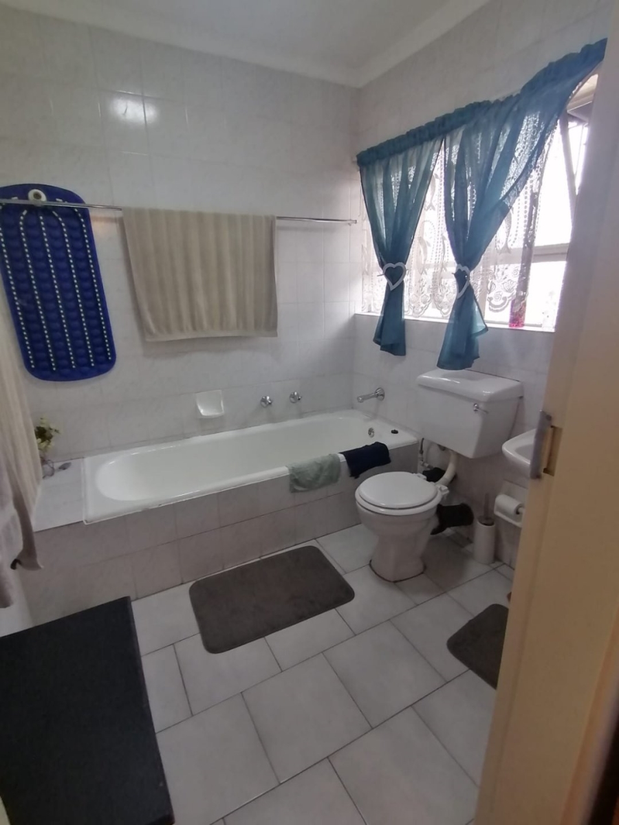 3 Bedroom Property for Sale in Farrarmere Gauteng