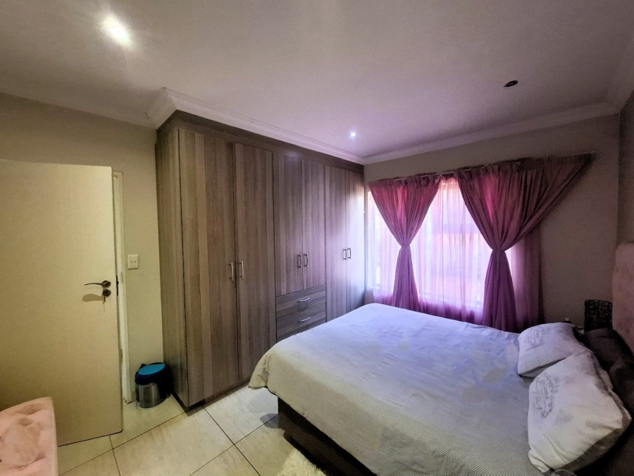 2 Bedroom Property for Sale in Equestria Gauteng