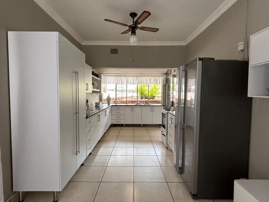 3 Bedroom Property for Sale in Mountain View Gauteng
