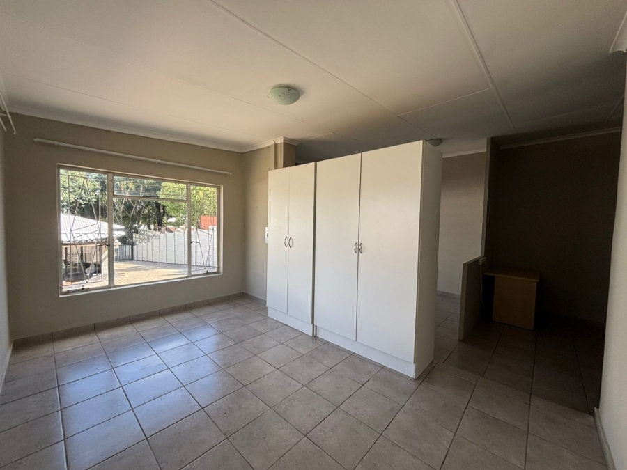 3 Bedroom Property for Sale in Mountain View Gauteng