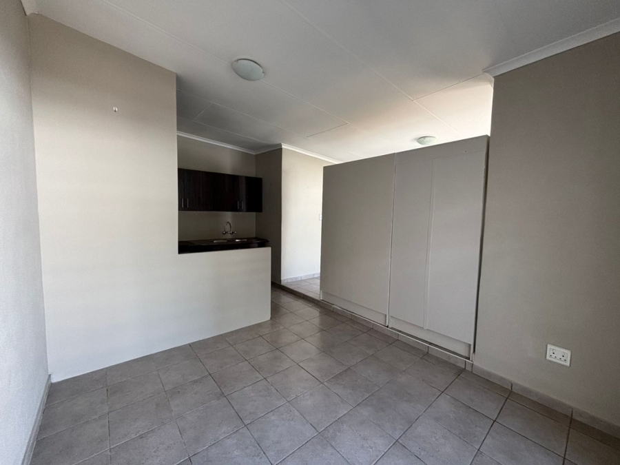 3 Bedroom Property for Sale in Mountain View Gauteng