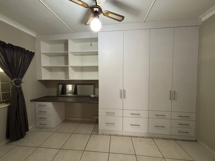 3 Bedroom Property for Sale in Mountain View Gauteng