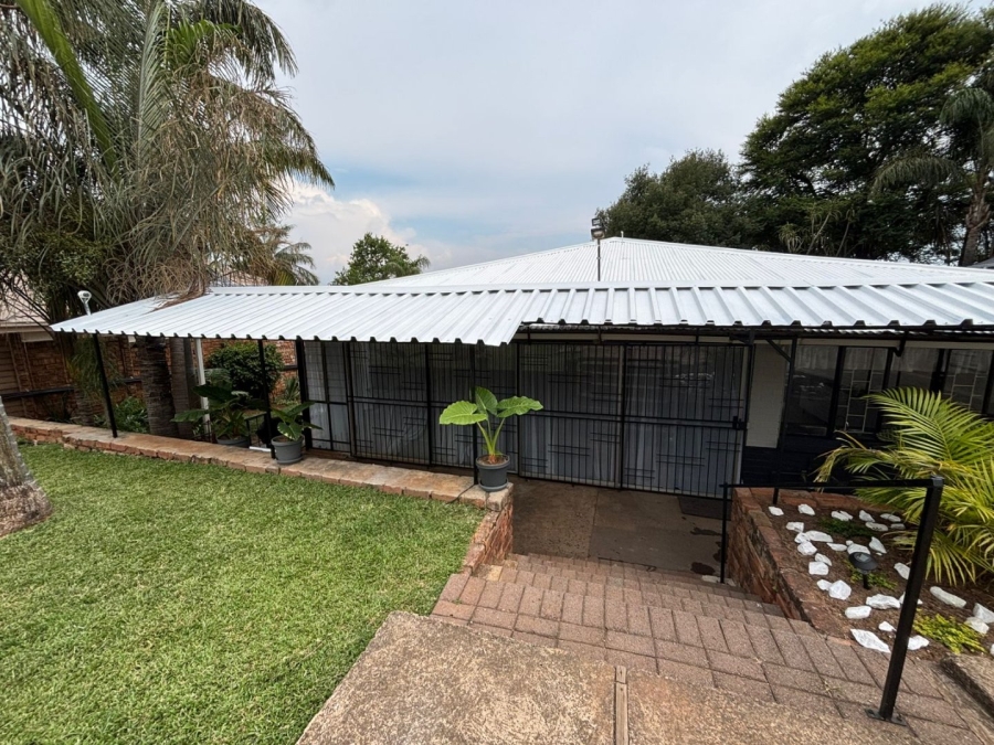 3 Bedroom Property for Sale in Mountain View Gauteng