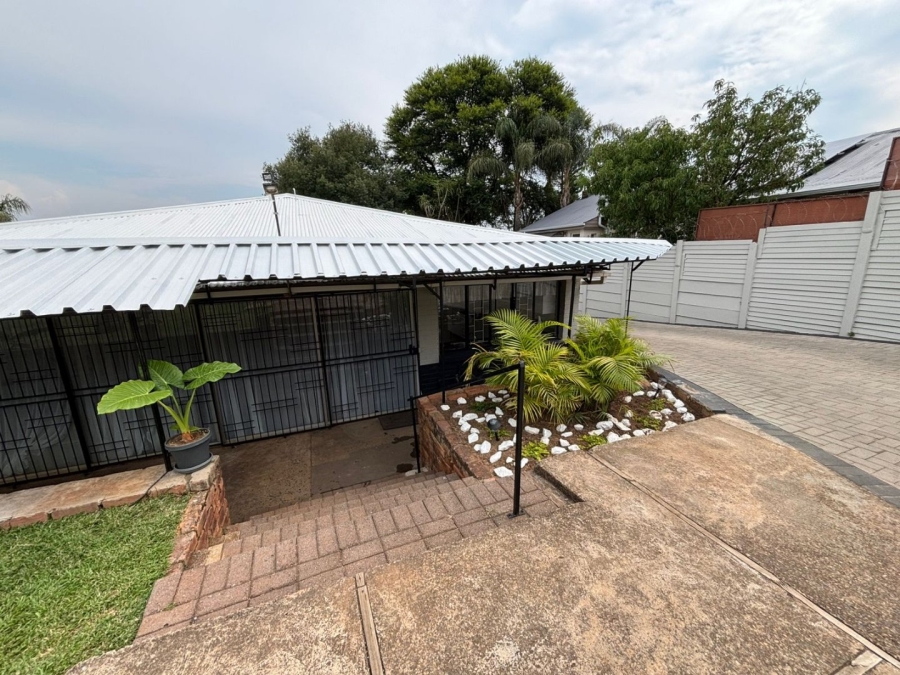 3 Bedroom Property for Sale in Mountain View Gauteng