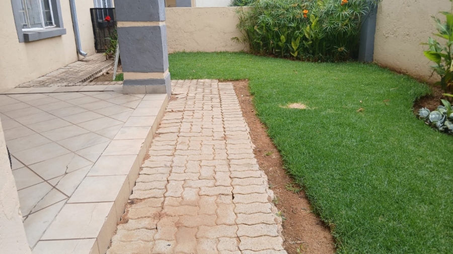 2 Bedroom Property for Sale in Selcourt Gauteng